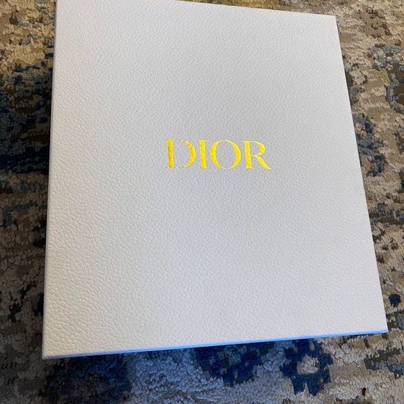 Authentic Dior empty box with wrapping paper - Picture 11 of 11